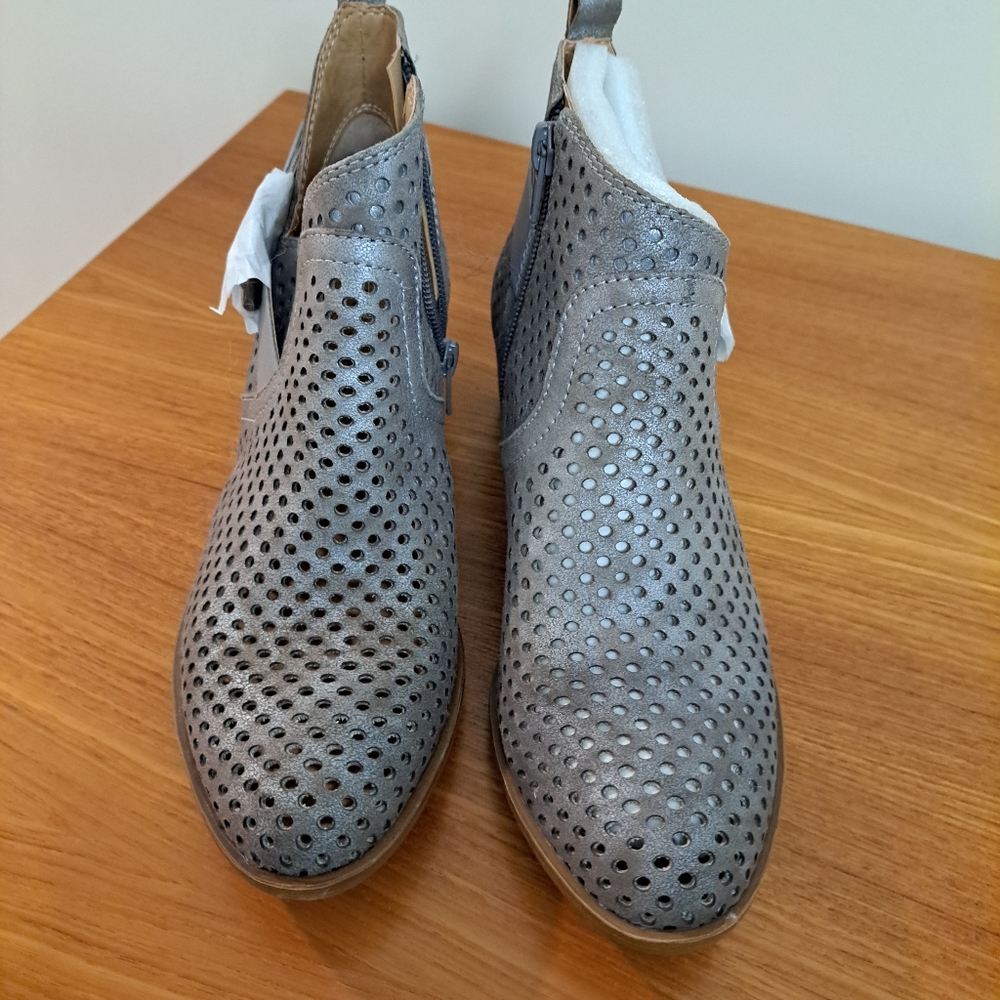 Women's ankle boot